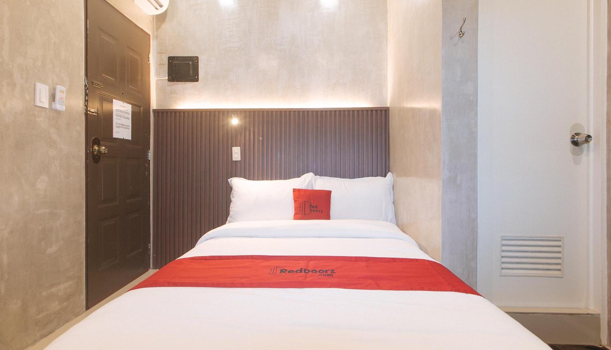 Reddoorz At Mbb Room Naia 2 Paranaque City Exterior photo